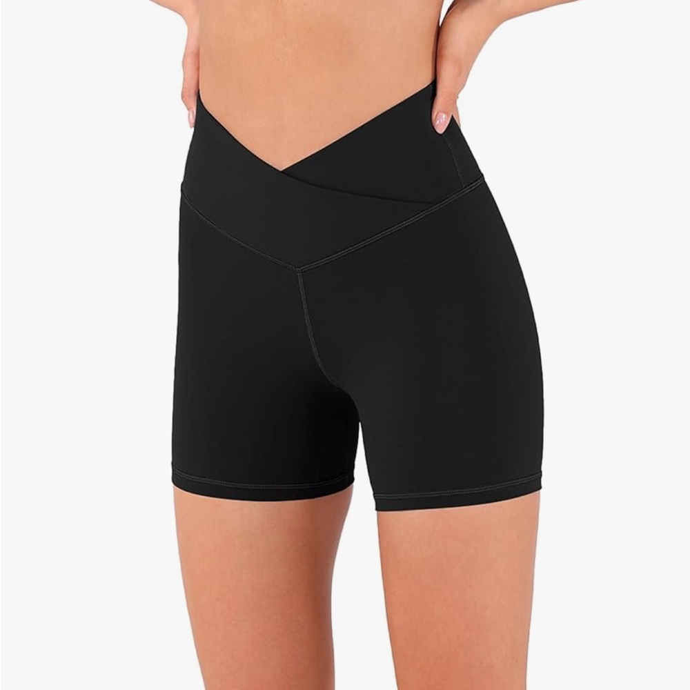 Women's Black Crossover Waist Bike Shorts